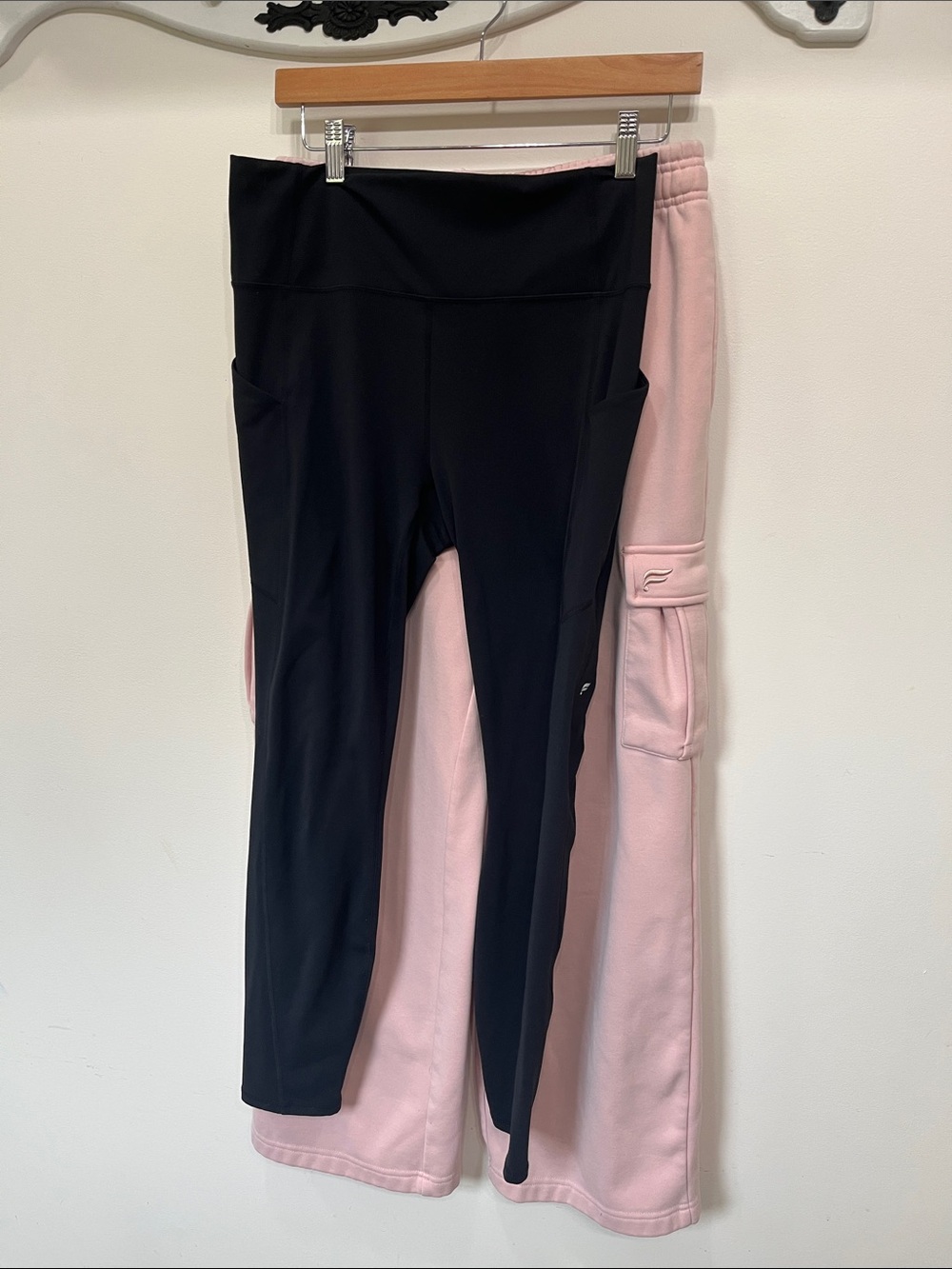 Fabletics Bundle Pure Lux legging and wideleg cargo sweatpants